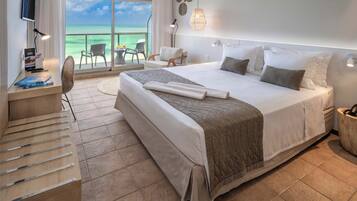 Quarto luxo (Apartamento Prime Frente Mar) | Vista do quarto