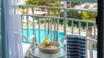 Classic Twin Room, Pool View | Balcony view