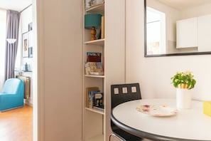 Superior Double Room | Minibar, in-room safe, desk, iron/ironing board