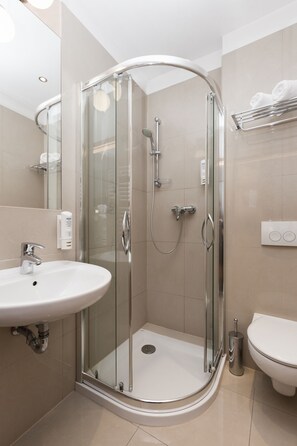 Gratis toalettartiklar, hårtork och handdukar