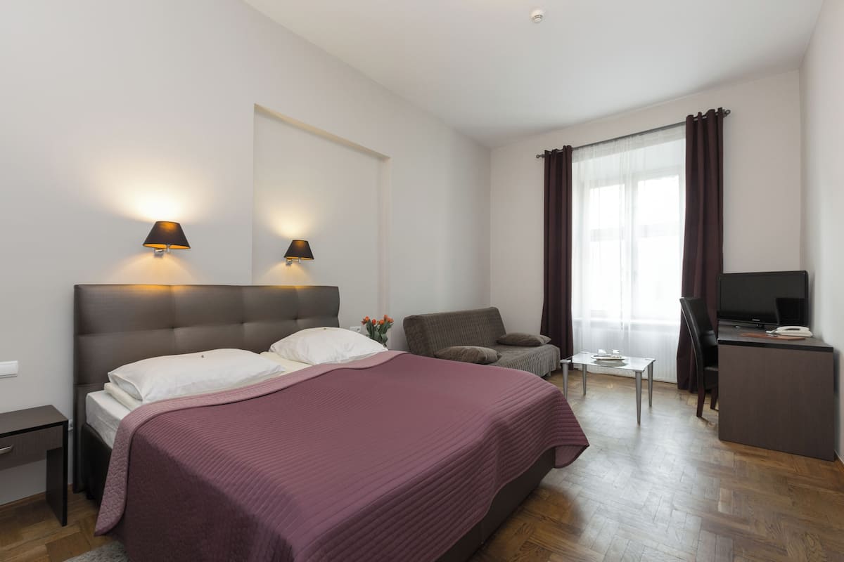 Premium bedding, minibar, in-room safe, desk