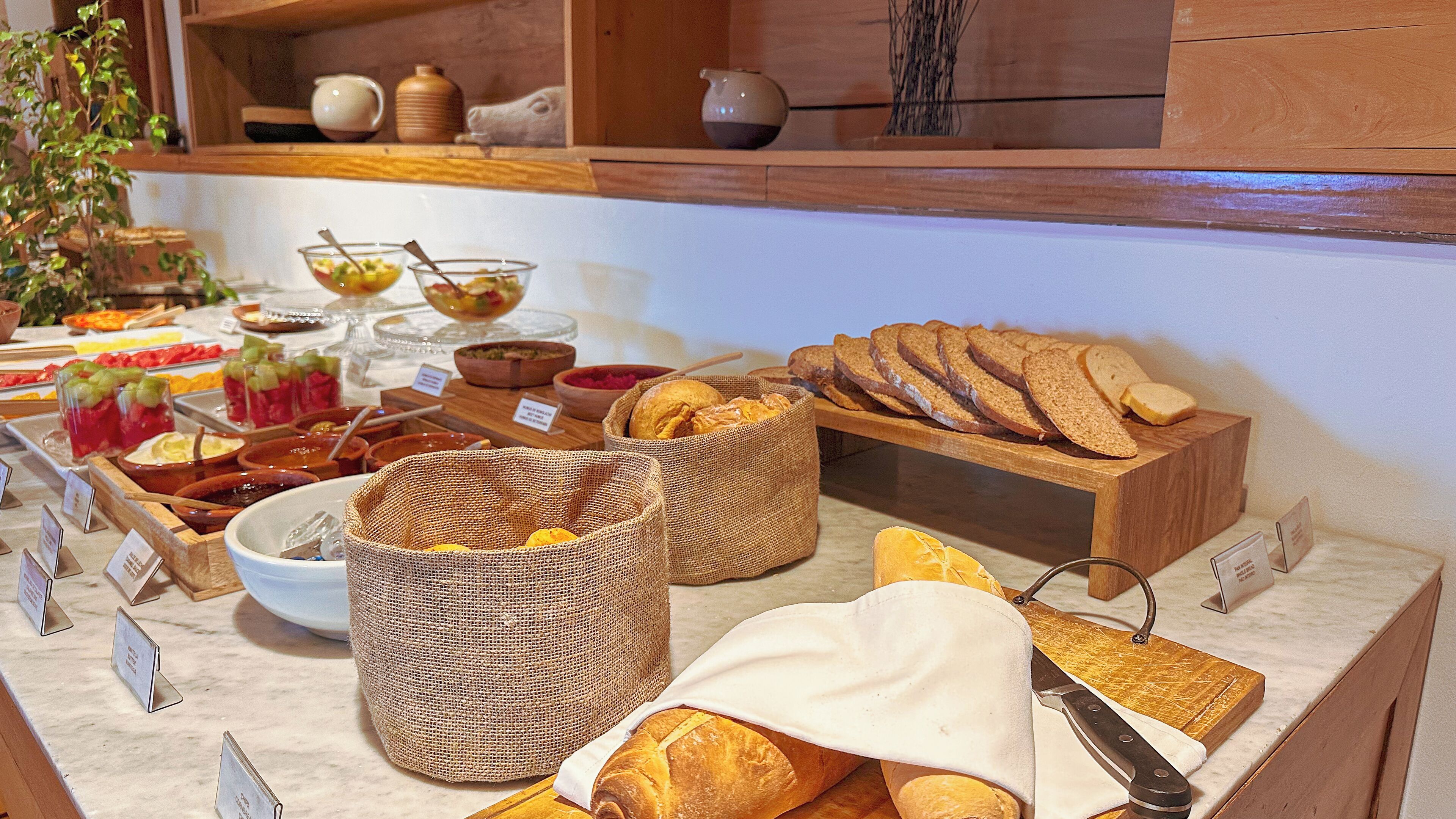 Bao gồm bữa sáng buffet hàng ngày 