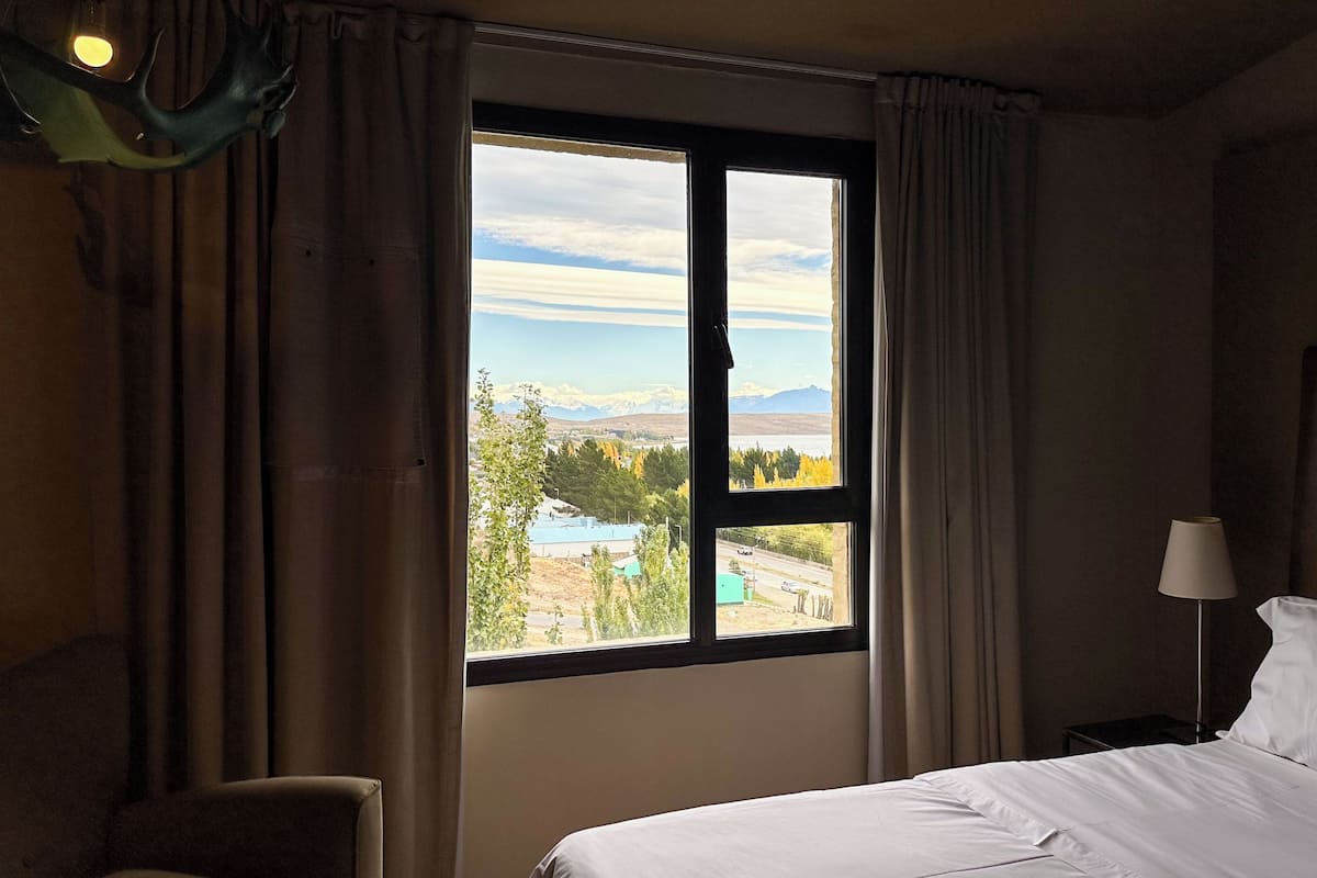 minibar, in-room safe, desk, blackout curtains