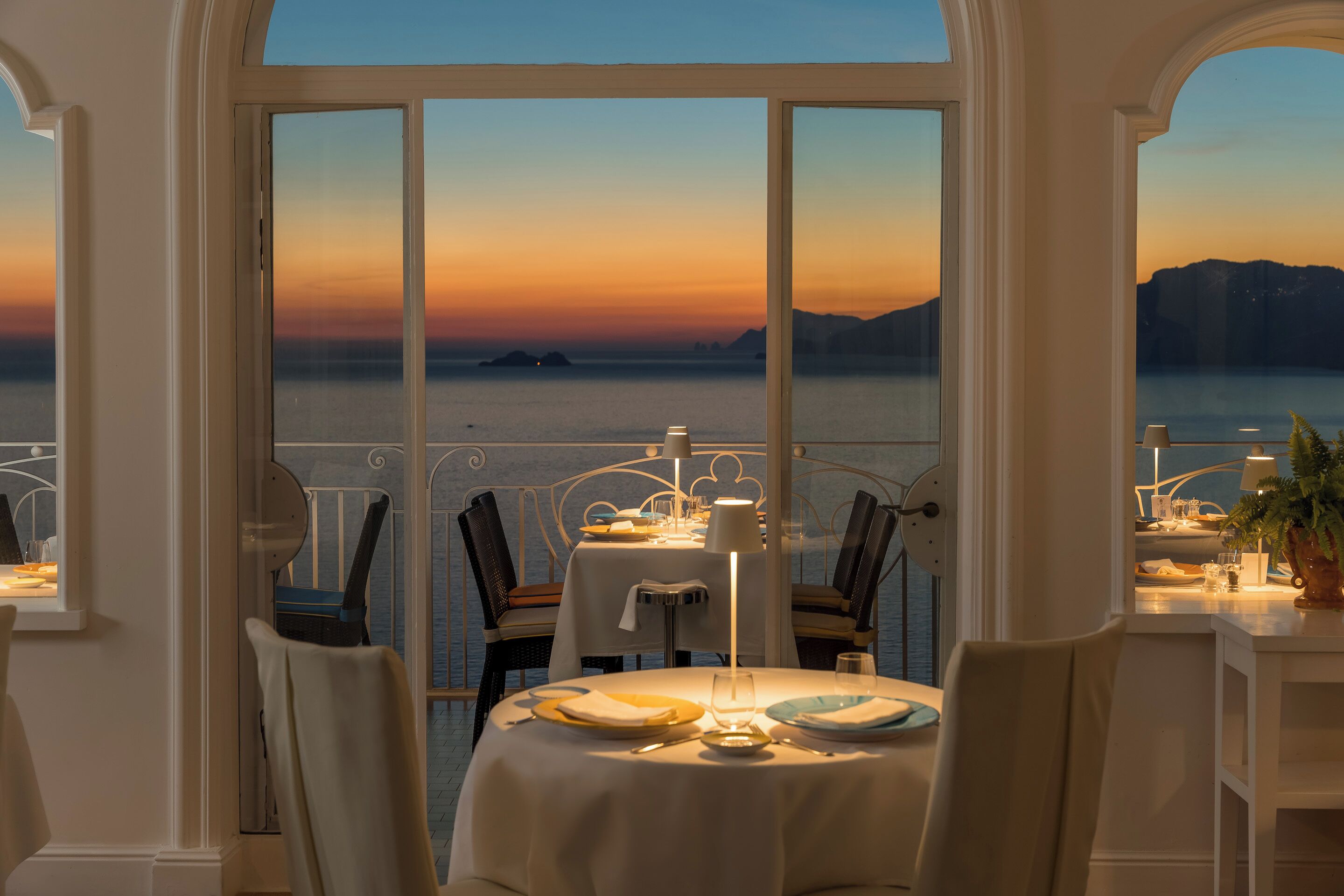 lunch, dinner served; italian cuisine, al fresco dining