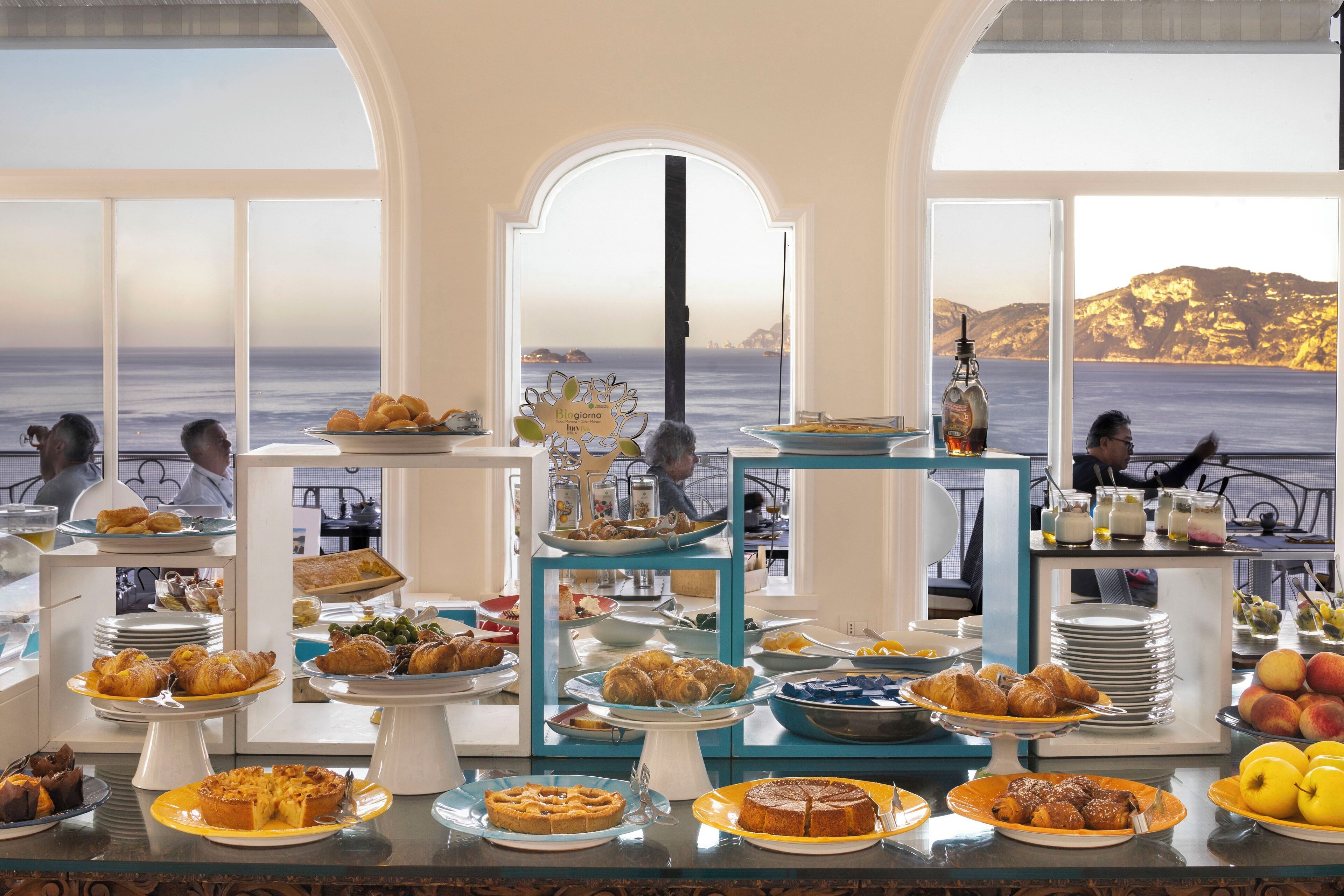 Petit déjeuner buffet compris tous les jours