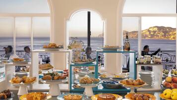 Petit déjeuner buffet compris tous les jours