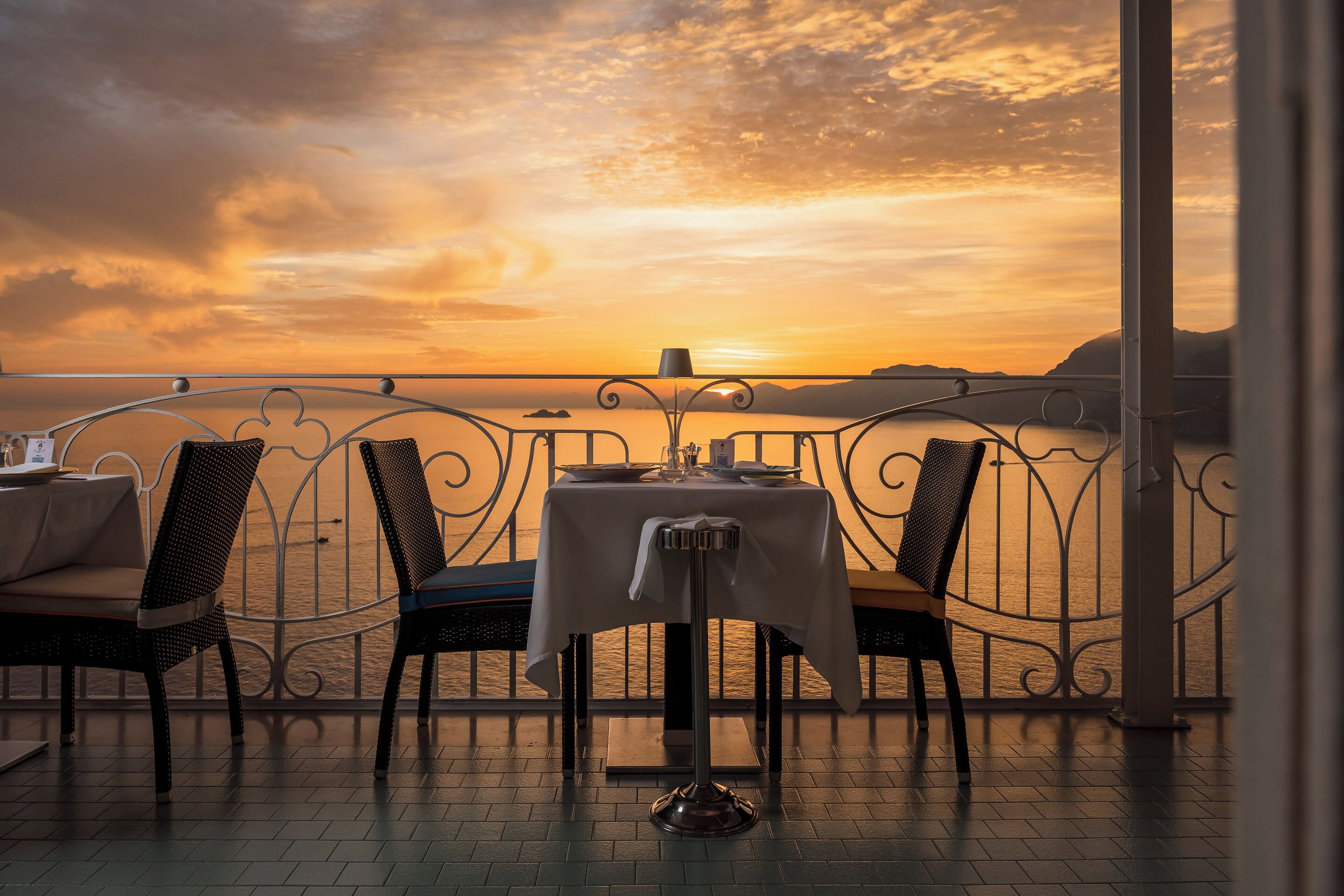 lunch, dinner served; italian cuisine, al fresco dining