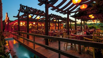 7 restaurantes, se sirve desayuno