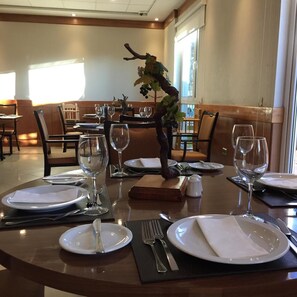 Breakfast, lunch, dinner served; local cuisine