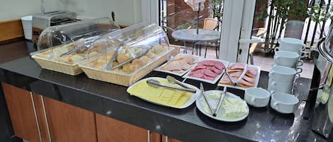 Gratis frukostbuffé varje dag