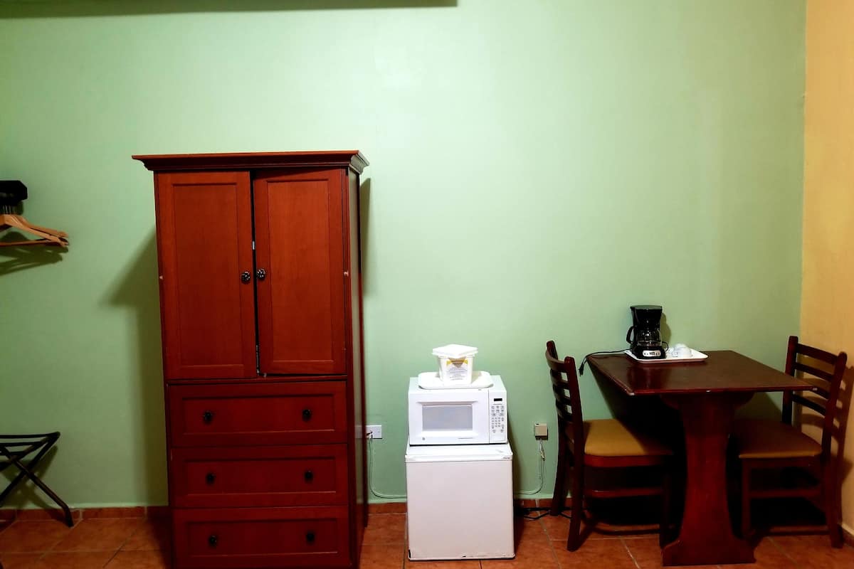 standard room, 2 double beds | in-room dining