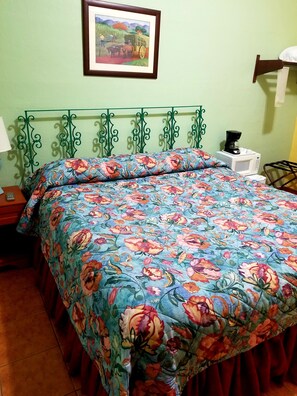 In-room safe, free WiFi, bed sheets - Parador Guánica 1929 (Guanica)