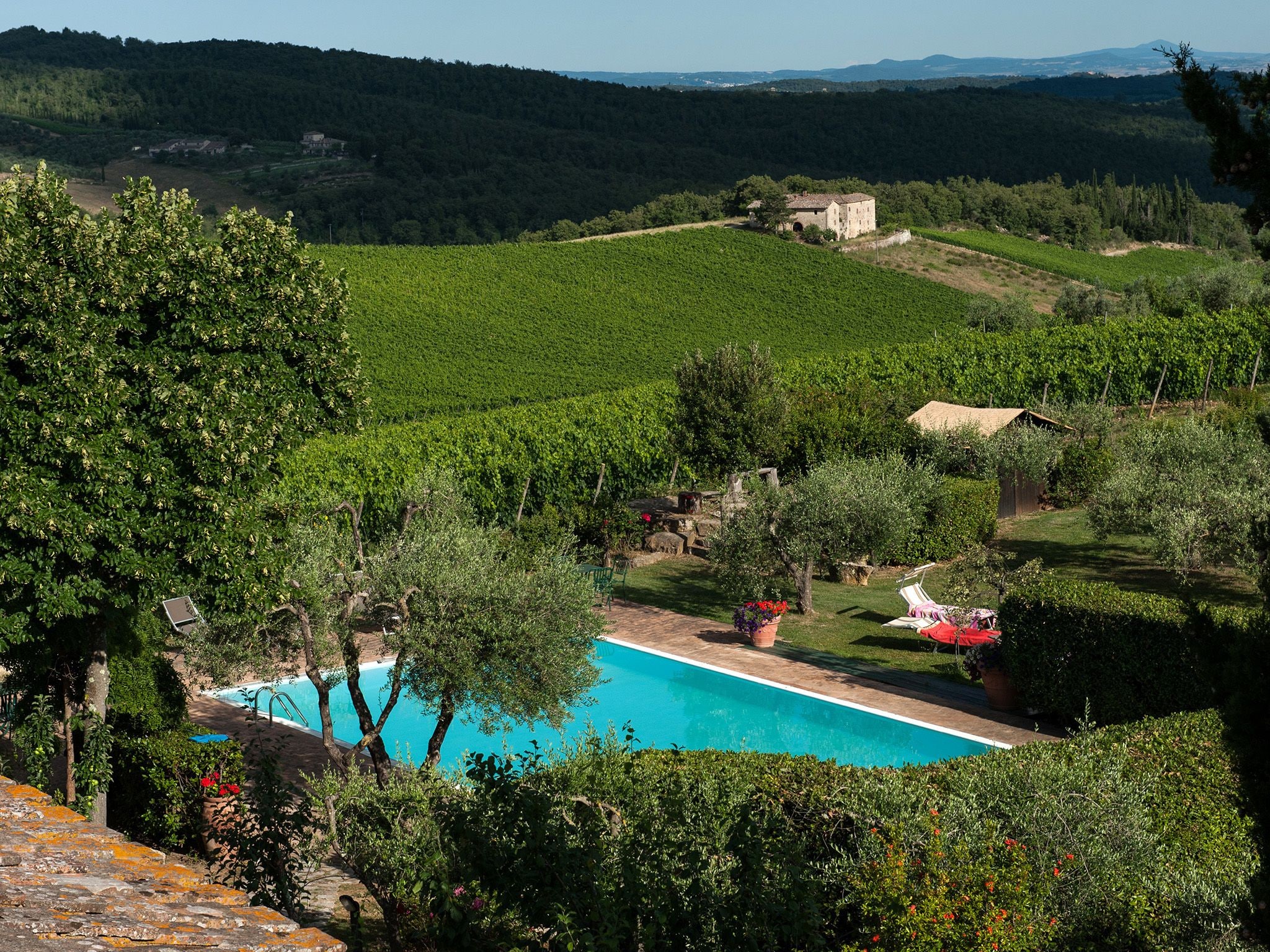 Piscine extérieure (ouverte en saison), parasols de plage