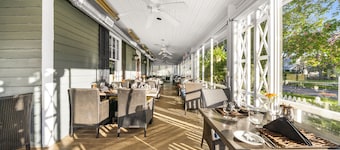 The Shaw Club Hotel