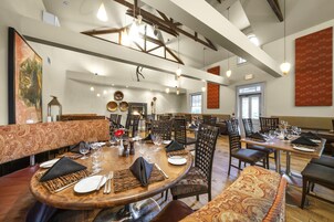 Breakfast, lunch, dinner served; alfresco dining