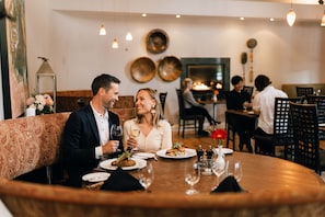 Breakfast, lunch, dinner served; al fresco dining