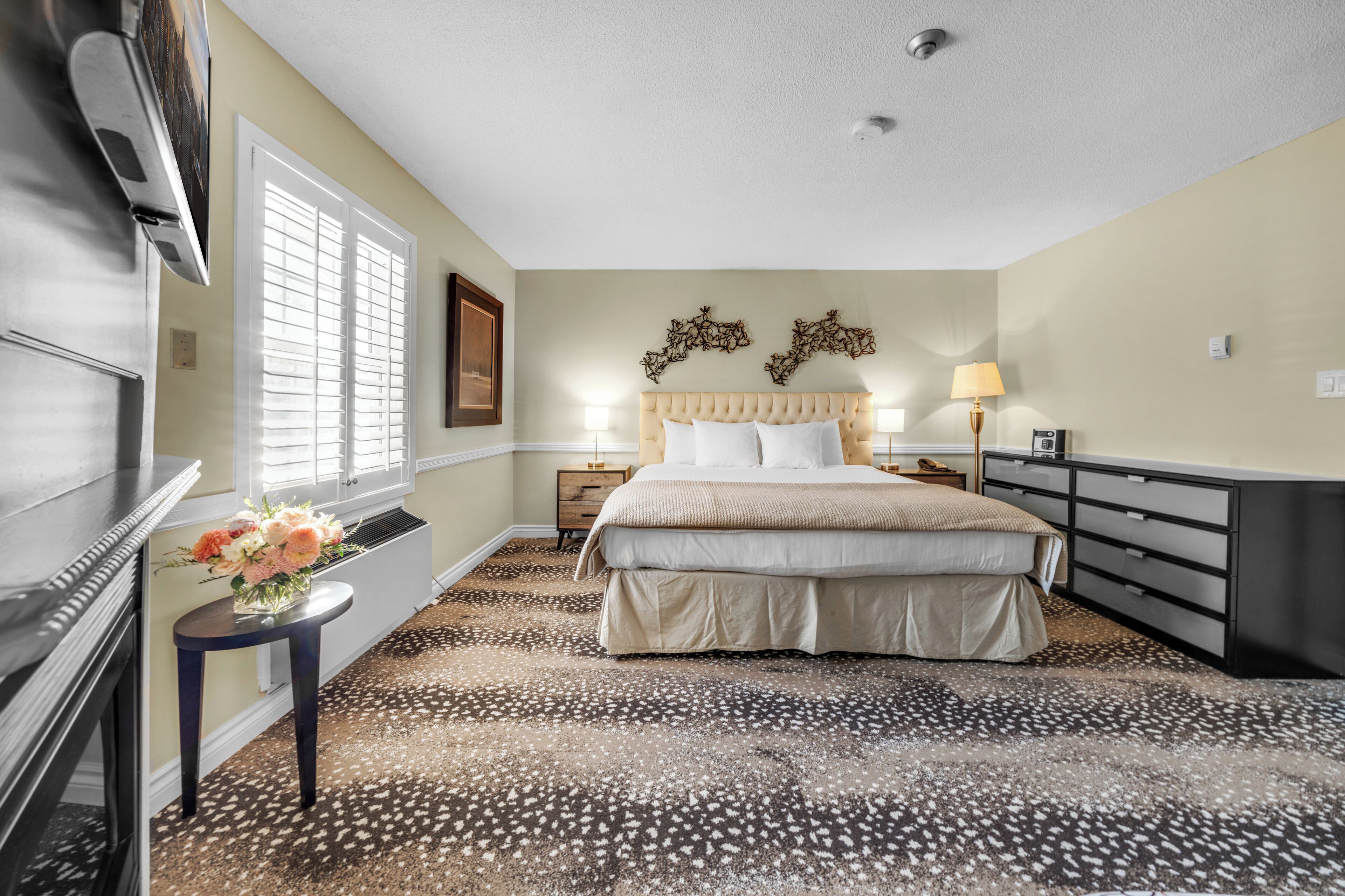 club room (located on second floor, stair access only) | 1 bedroom, egyptian cotton sheets, premium bedding, down duvets