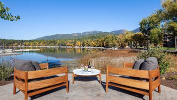 Breakfast, lunch, dinner served; pool views