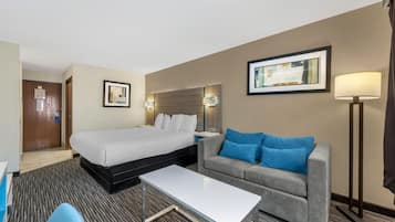 Standard Room, 1 King Bed, Non Smoking (Pet Friendly;with Sofabed) | Pillowtop beds, in-room safe, laptop workspace, iron/ironing board