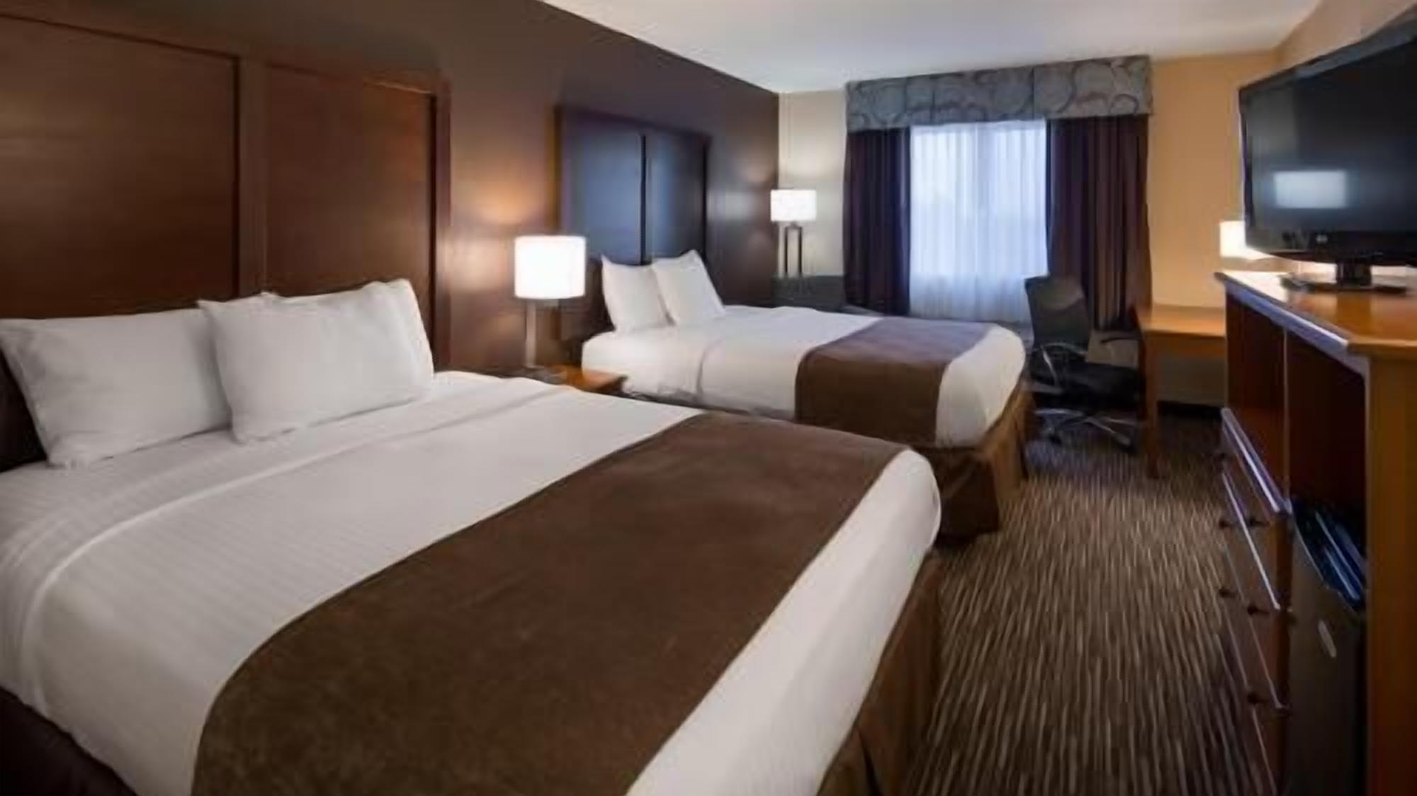 Pillow-top beds, in-room safe, laptop workspace, iron/ironing board