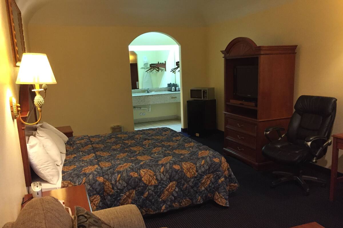 Rollaway beds (surcharge), WiFi (free)