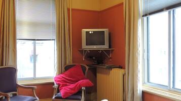 Room, 1 Double Bed, Shared Toilets, Private Shower | Free WiFi