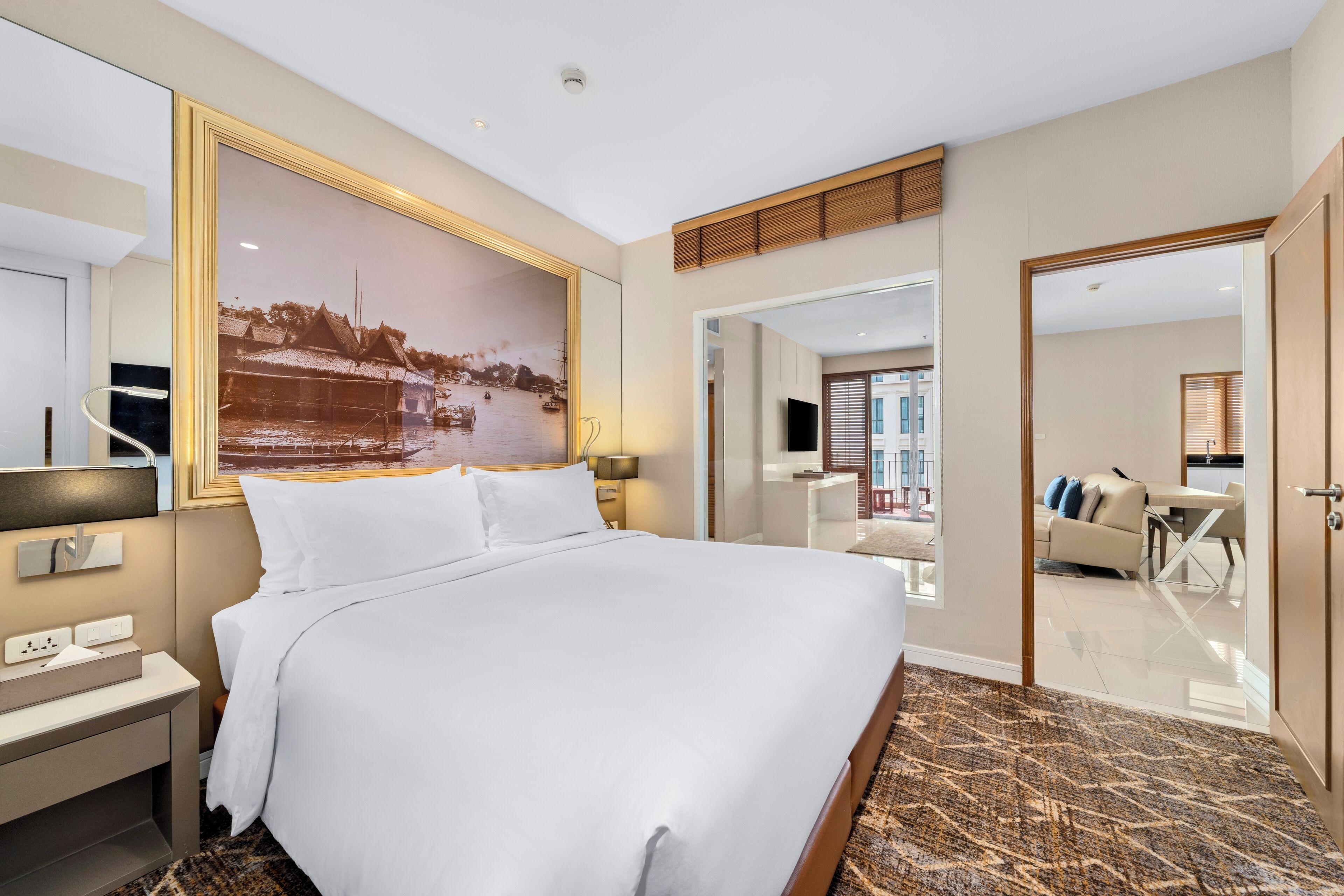 Suite, 3 Schlafzimmer, Balkon | Minibar, Zimmersafe, Schreibtisch, Bügeleisen/Bügelbrett