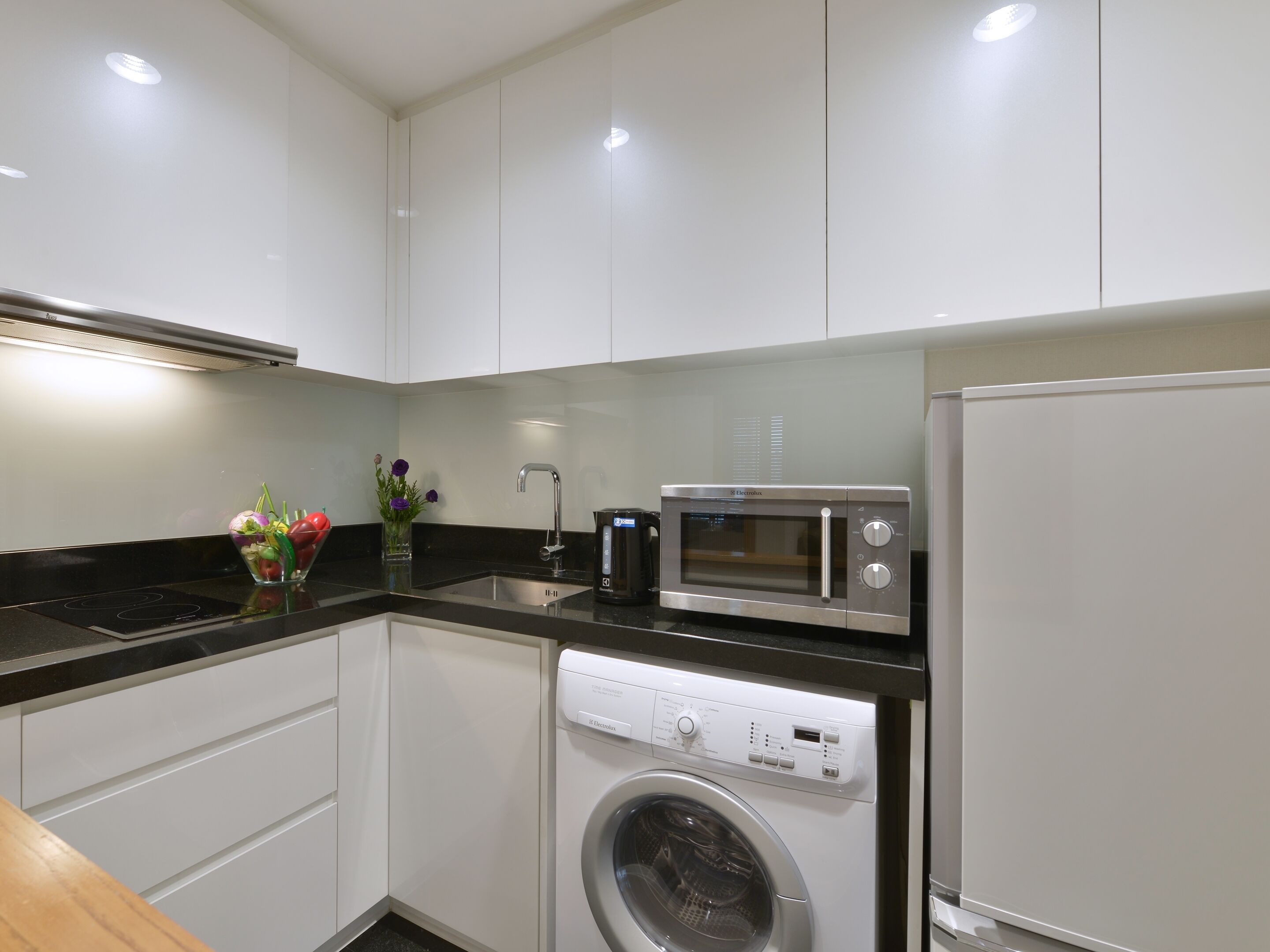 corner balcony suite | microwave