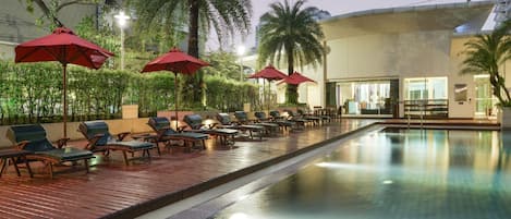 2 outdoor pools, pool umbrellas, pool loungers