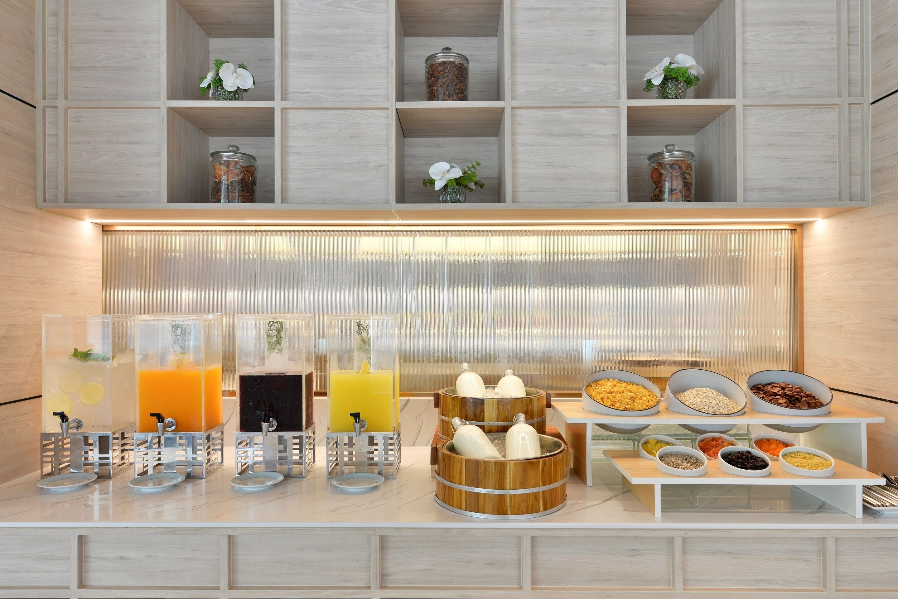 breakfast, lunch, dinner served; thai cuisine