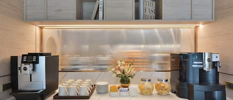 Petit déjeuner, déjeuner et dßner servis sur place, plats Cuisine thaï