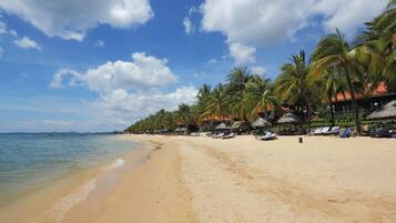 Private beach nearby, white sand, sun loungers, beach umbrellas