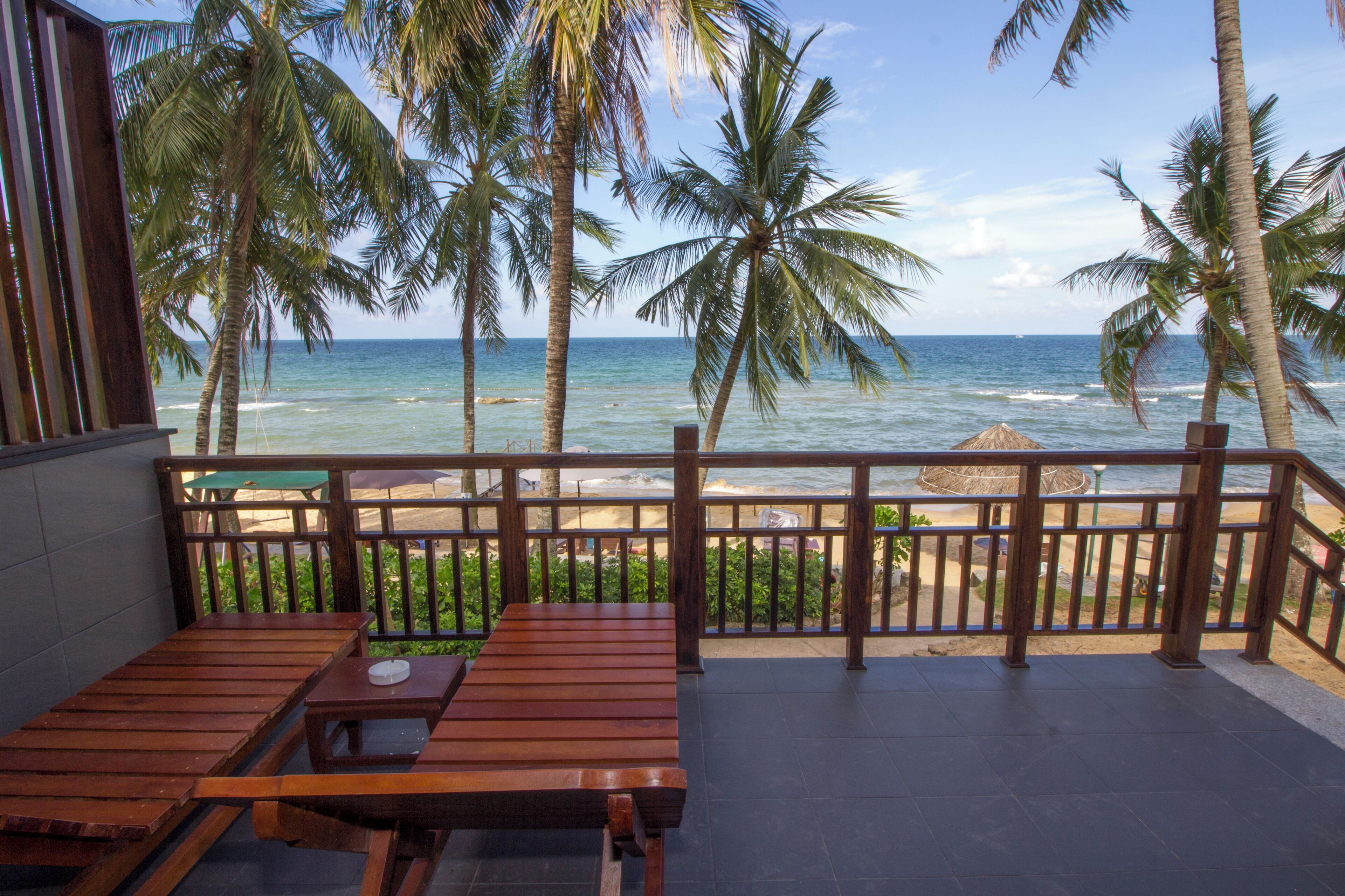 Beachfront Villa (VIP) | Balcony view