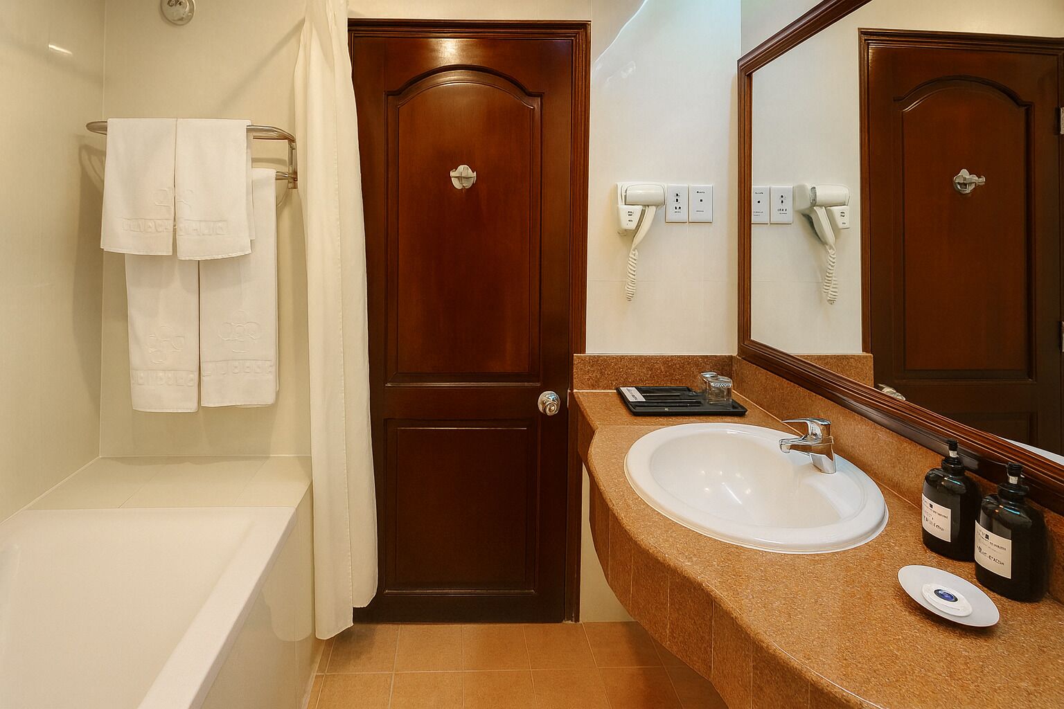president suite, 2 bedroom (79m2) | bathroom | shower, rainfall showerhead, free toiletries, hair dryer
