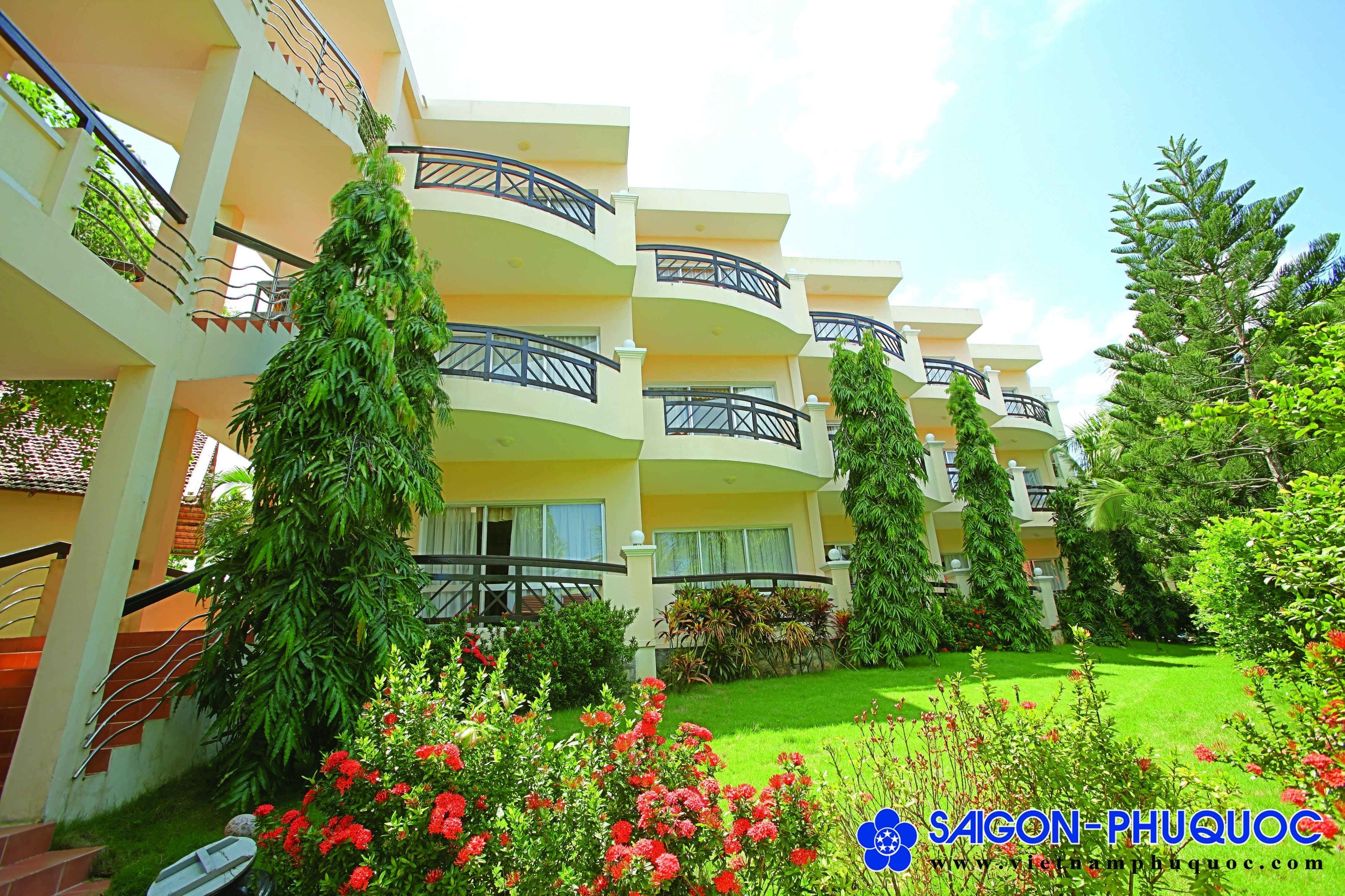 panorama room, garden view | view from room