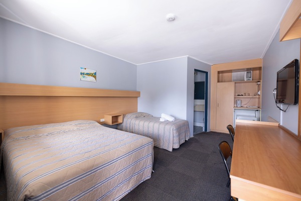 Standard Suite, 1 Bedroom (Twin Room) | Desk, iron/ironing board (on request), WiFi (free)