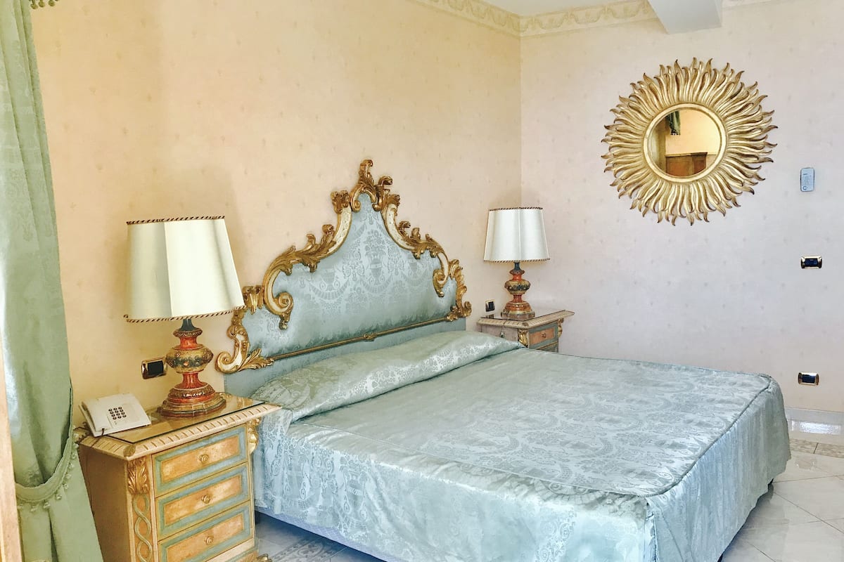 Deluxe Double Room, Sea View | In-room safe, desk, blackout drapes, cribs (surcharge)