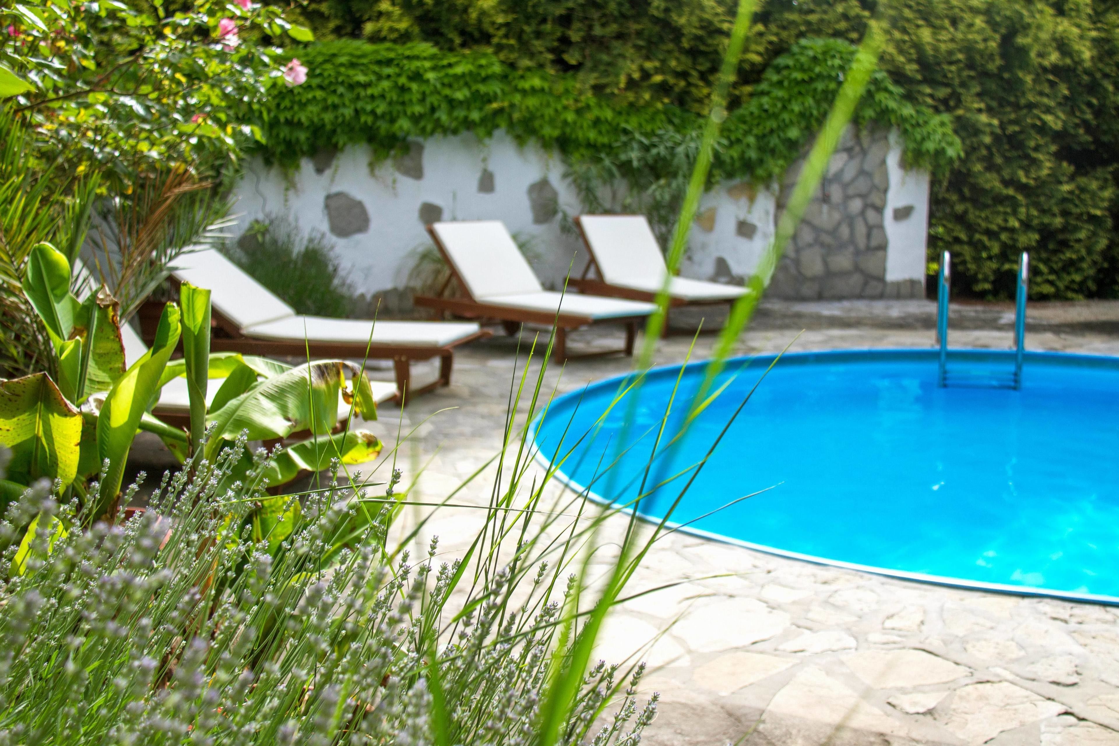 outdoor pool, pool umbrellas