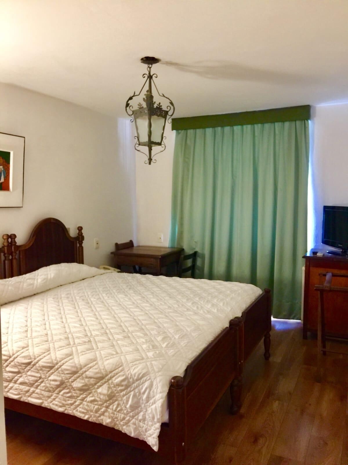 1 bedroom, hypo-allergenic bedding, pillow-top beds, minibar