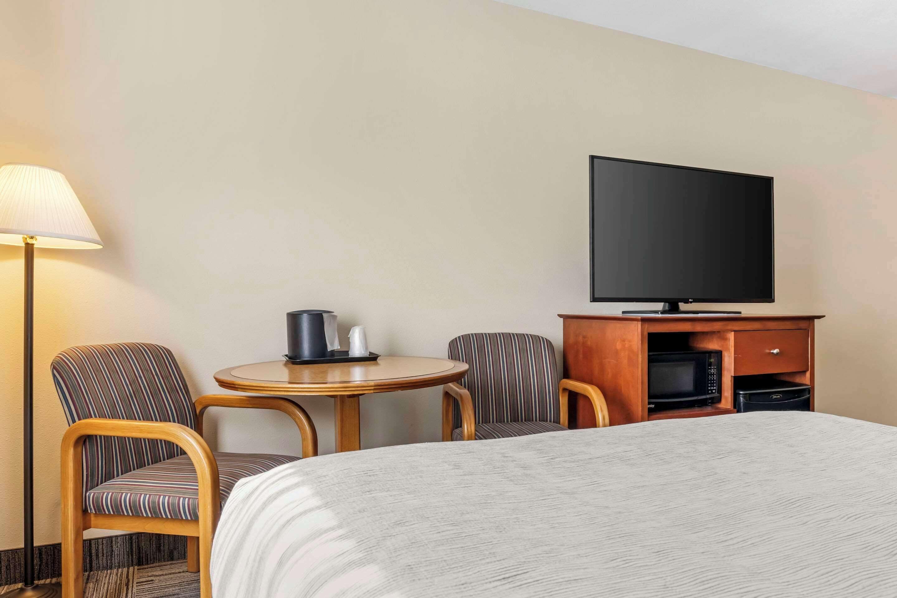 Standard Room, 2 Queen Beds, Non Smoking