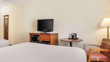 Standard Room, 2 Queen Beds, Non Smoking, Hot Tub | Pillowtop beds, blackout drapes, iron/ironing board