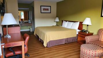 Cortinas blackout, tabla de planchar con plancha y cunas