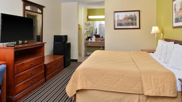 Room, 1 King Bed | Desk, blackout curtains, iron/ironing board, cots/infant beds