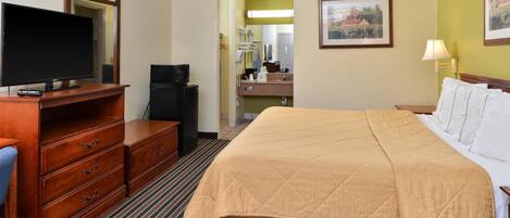 Room, 1 King Bed | Desk, blackout curtains, iron/ironing board, cots/infant beds