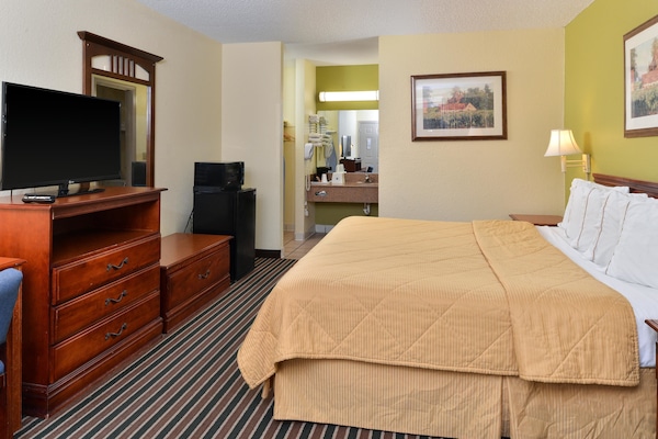 Room, 1 King Bed | Desk, blackout drapes, iron/ironing board, cribs (surcharge)