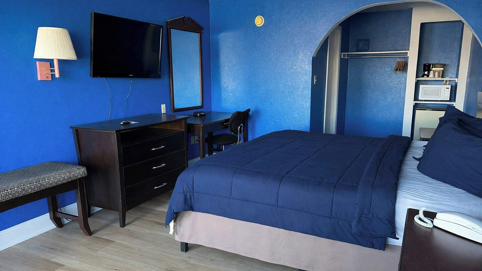 Premium bedding, down duvets, desk, iron/ironing board