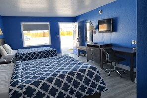 Premium bedding, down duvets, desk, iron/ironing board -  Apollo Lodge and RV Park (Fairfield)