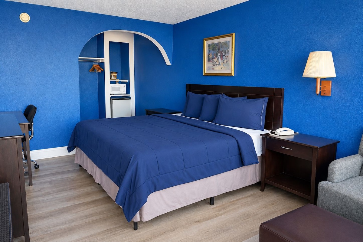 Premium bedding, down comforters, desk, iron/ironing board (on request)