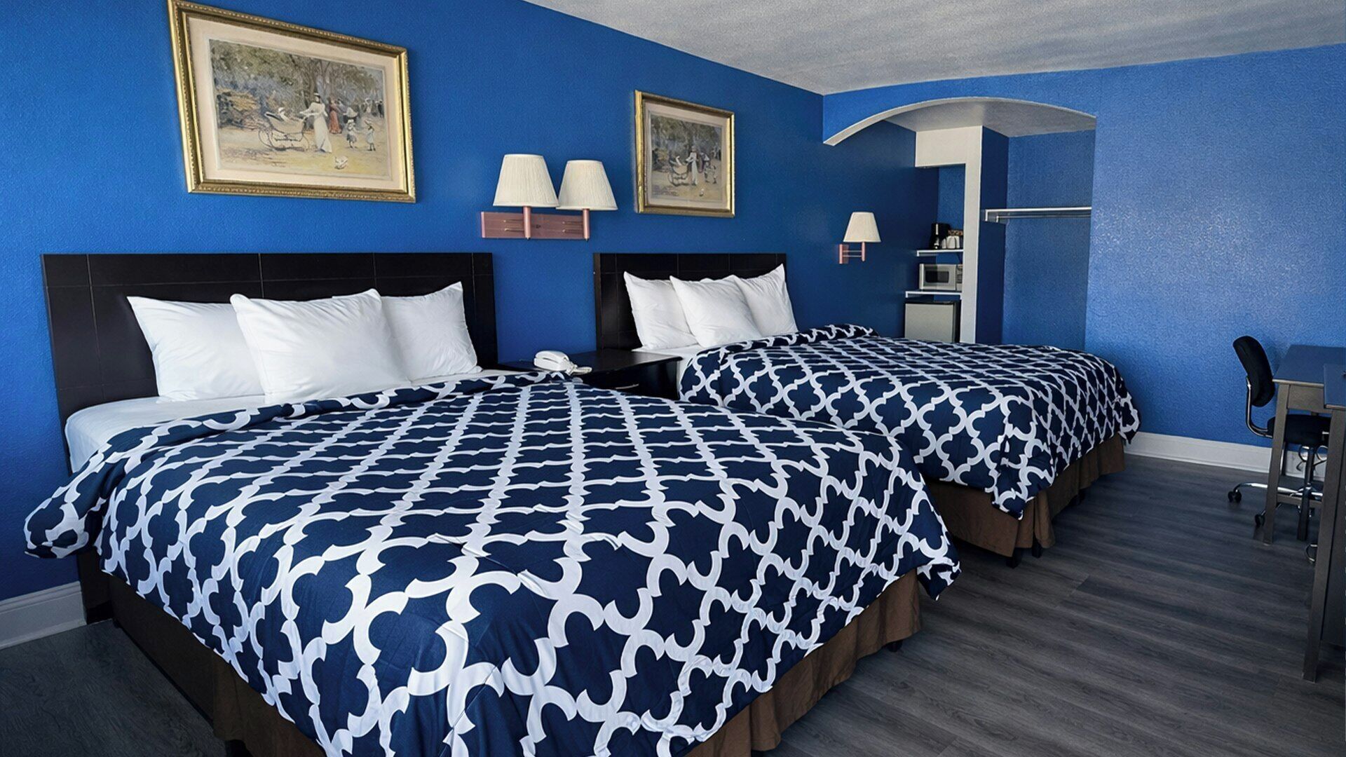 Premium bedding, down duvets, desk, iron/ironing board