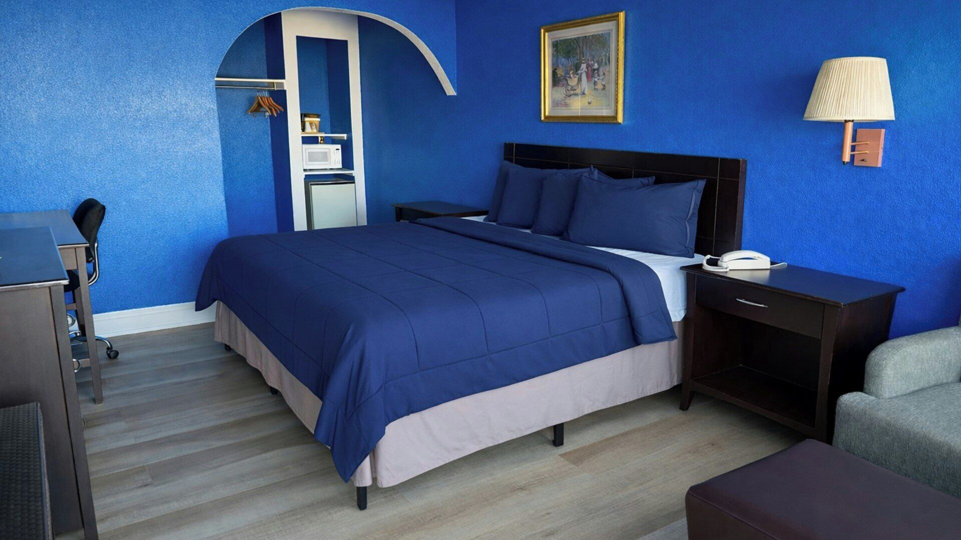 Premium bedding, down duvets, desk, iron/ironing board